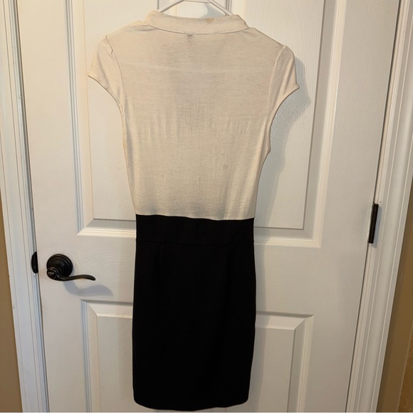 Cream and Black Y2K Sheath Dress with Ruffled Bib Collar Size Small with Pockets - Picture 5 of 7